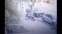 Un portero evitó que robaran una moto a plena luz del día