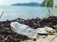 Busca reducir el consumo de plásticos de un solo uso en la provincia