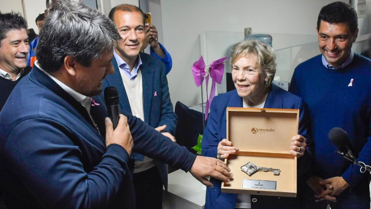 Gaido entregó la llave de la ciudad a la asociación Luncec