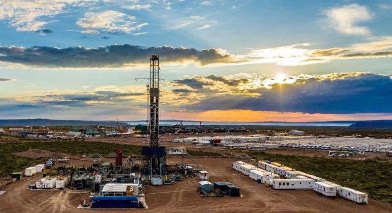 Cinco petroleras explican más del 80% de producción de crudo en la Argentina thumbnail