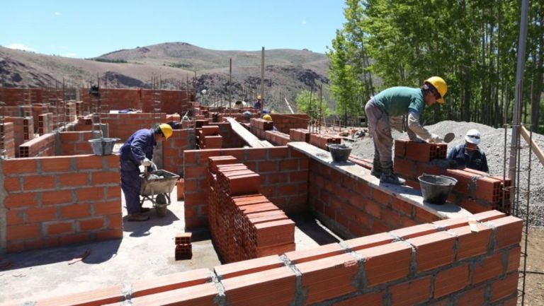 La empleabilidad en la construcción en Neuquén sigue registrando cifras récord | Neuquén Al Instante thumbnail
