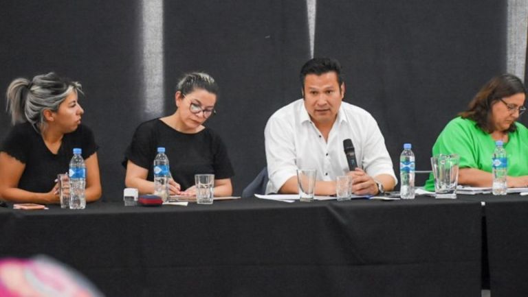 Autoridades de Educación llevaron adelante la Mesa Territorial en Rincón de los Sauces  thumbnail