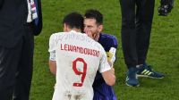 La misteriosa charla después del cruce: ¿Qué se dijeron Messi y el capitán polaco Lewandowski?