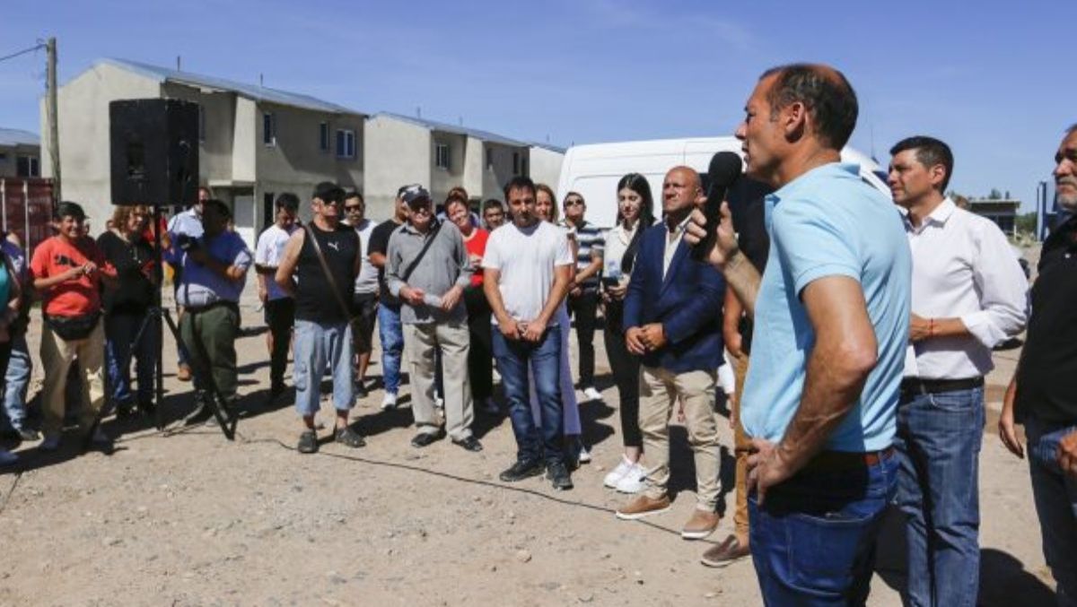Recorrieron la obra de electrificación para 100 viviendas en las 127 ...