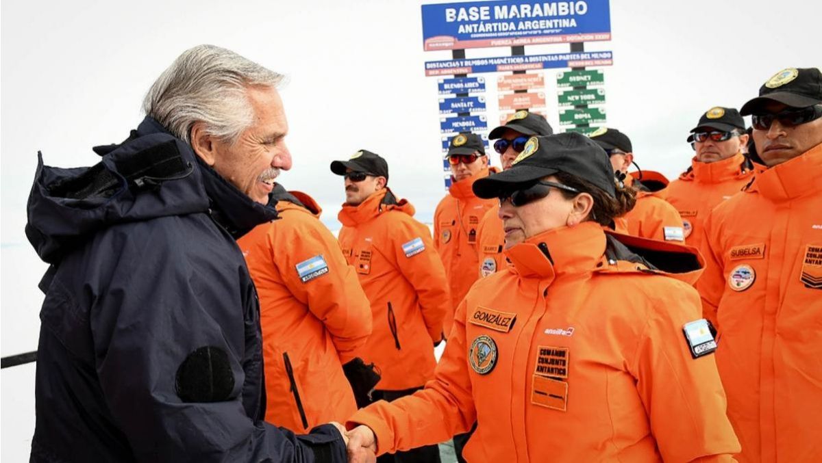 Fernández llegó a la Antártida donde reafirmará el carácter bicontinental de la Argentina