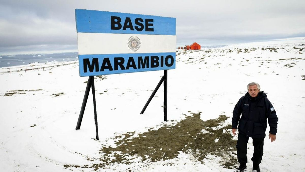 Fernández llegó a la Antártida donde reafirmará el carácter bicontinental de la Argentina