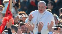 El Papa será dado de alta este sábado y celebraría la misa del Domingo de Ramos