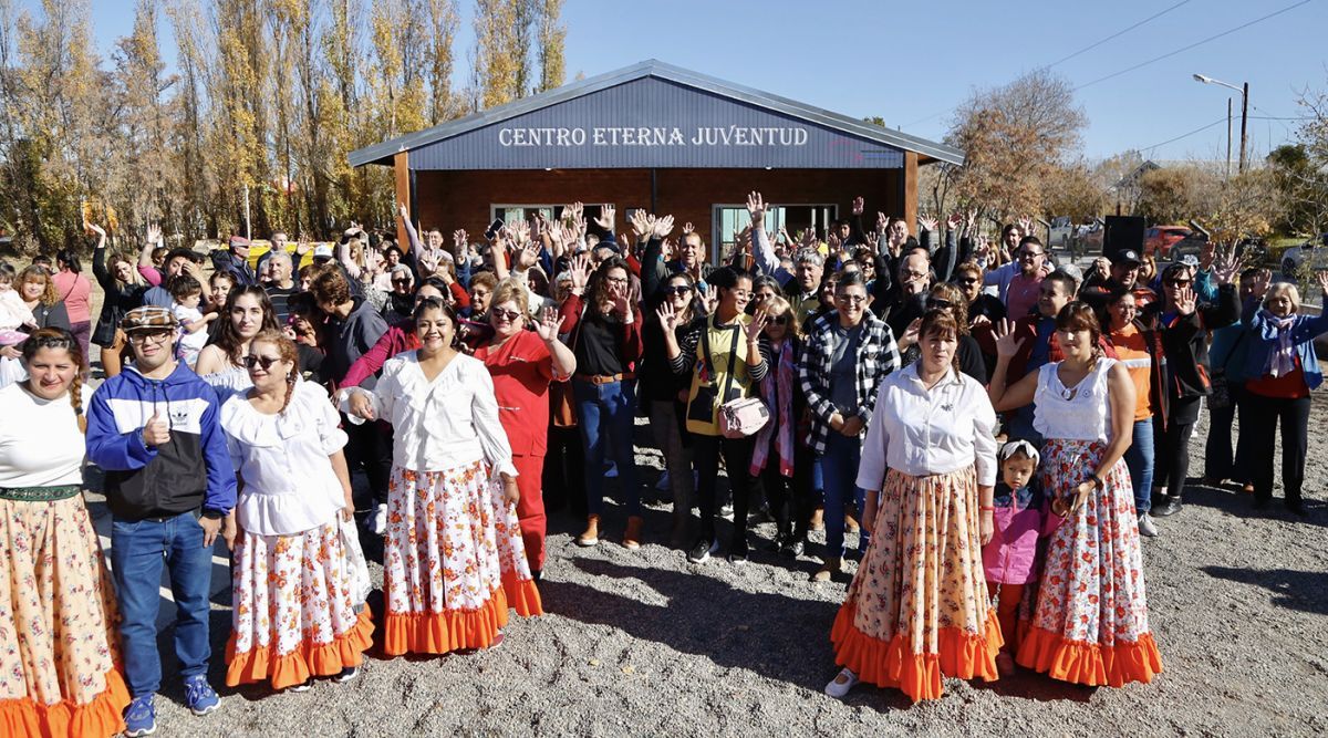 Inauguraron el centro municipal “Eterna Juventud” de Senillosa