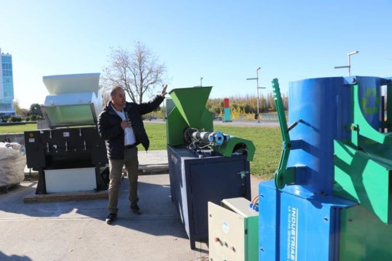 La Municipalidad adquirió maquinaria con la que se reciclará el plástico que los vecinos separan en sus hogares