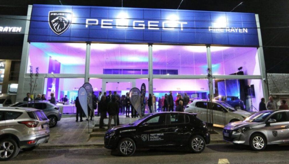 Se inauguró el nuevo local de Pire Rayen (ahora concesionario Peugeot) en Neuquén