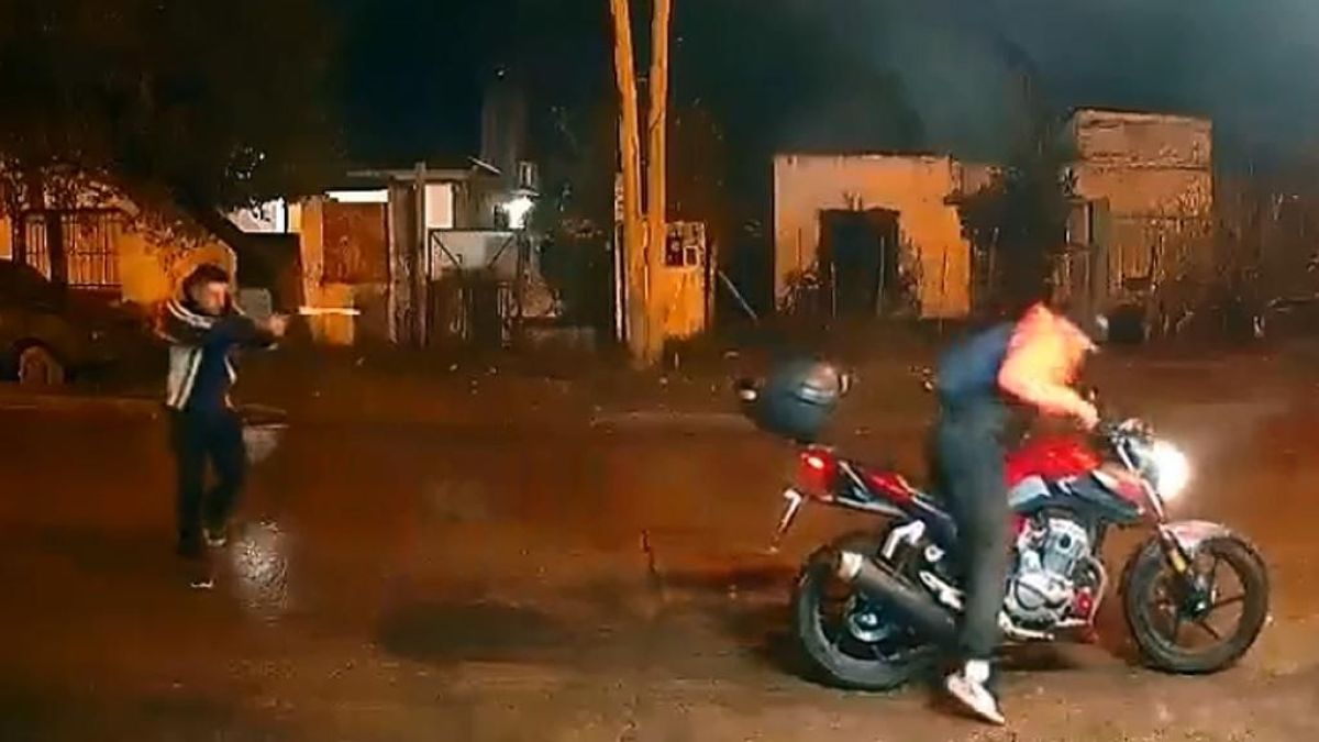 Liberaron al policía que mató al motochorro en Moreno