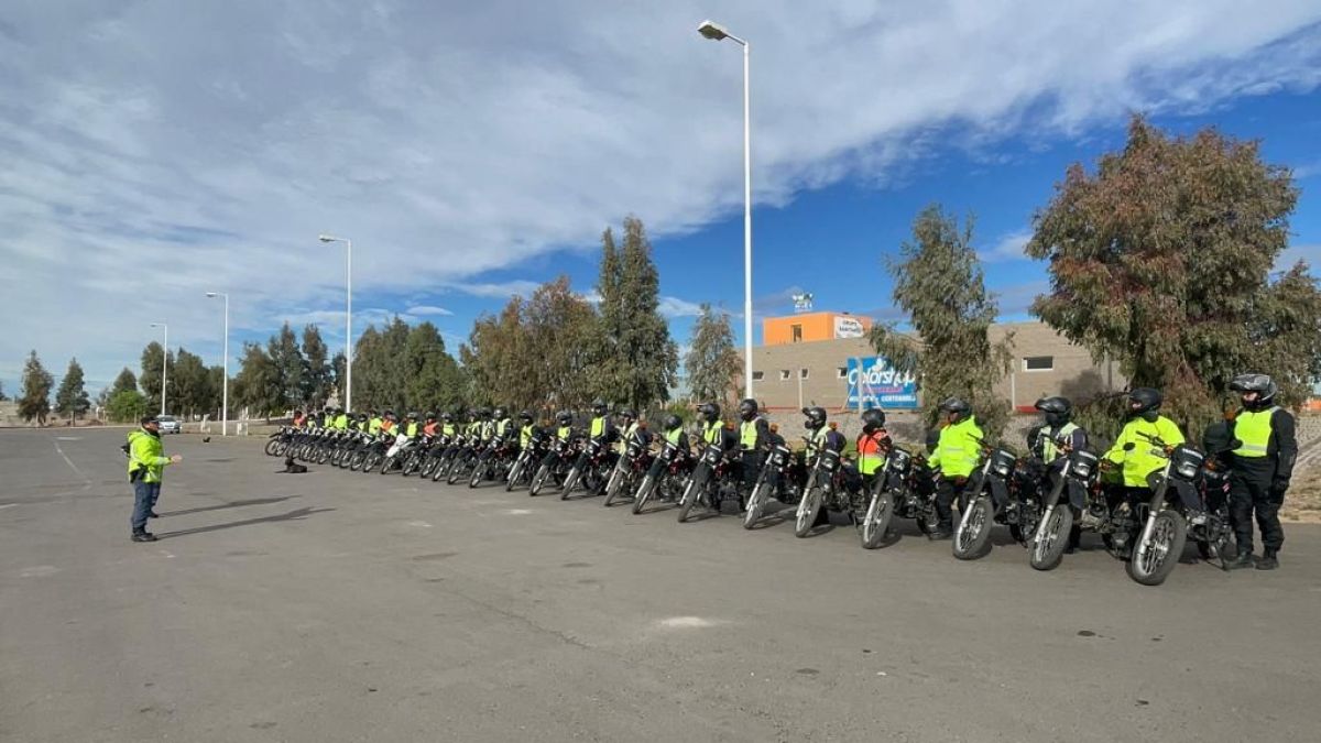 Motoristas de Tránsito del municipio se perfeccionaron en manejo de motos de alta cilindrada