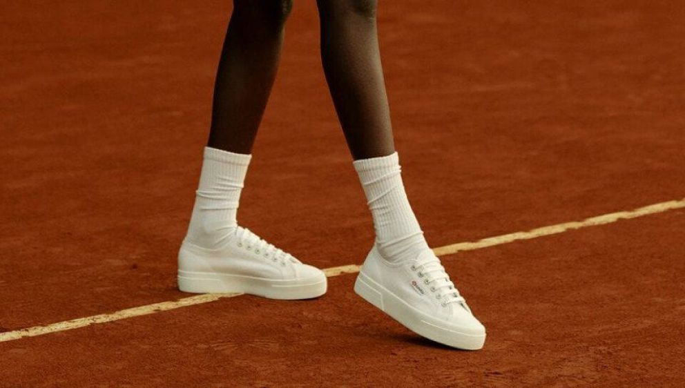 Superga: las zapatillas que desplazaron a las Converse (y que usan celebridades como Kate Middleton, Emma Watson y Julia Roberts)