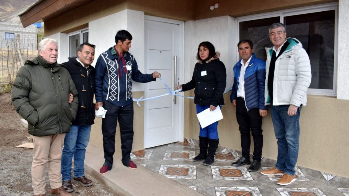 ADUS-IPVU entregó tres viviendas en el aniversario de Coyuco-Cochico