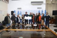 La Municipalidad entregó sus escrituras a las bibliotecas de los barrios Belgrano y Huiliches